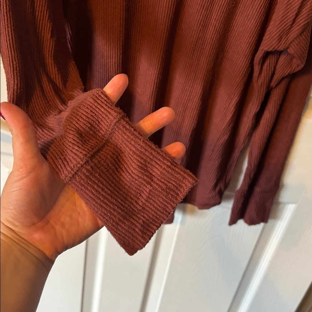 Textured Turtleneck - Picture 3 of 6